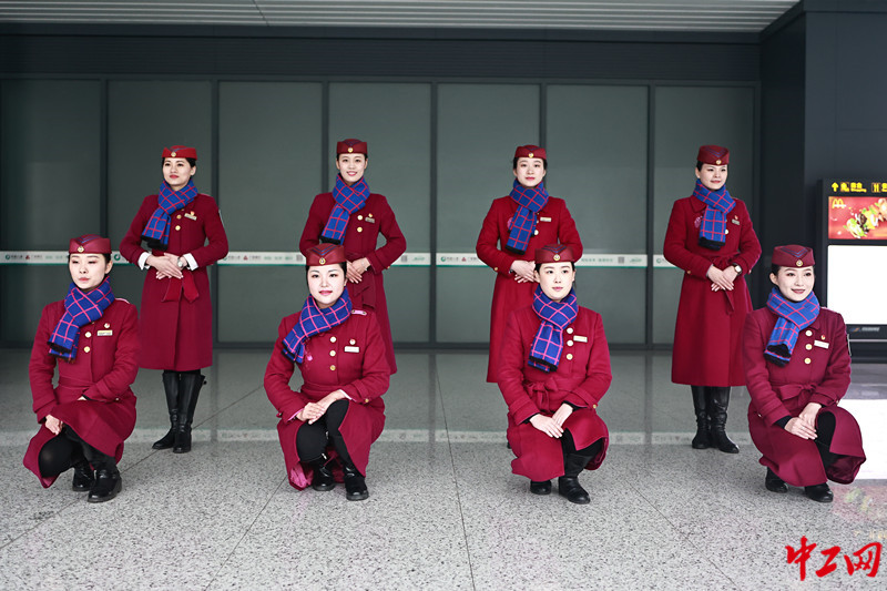 重庆“动妹”礼仪培训备战春运