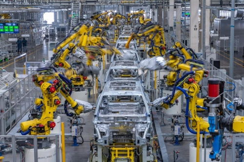 在山城重庆，看“中国速度” 30秒下线一台车，这个超级工厂有点酷